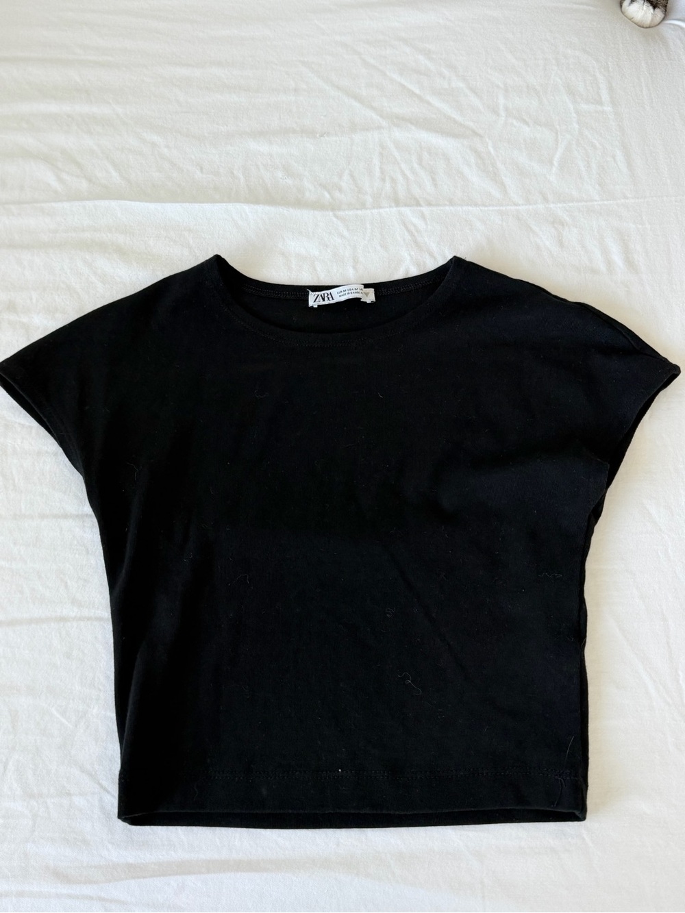 Zara Black Cap-Sleeve Crop Tee